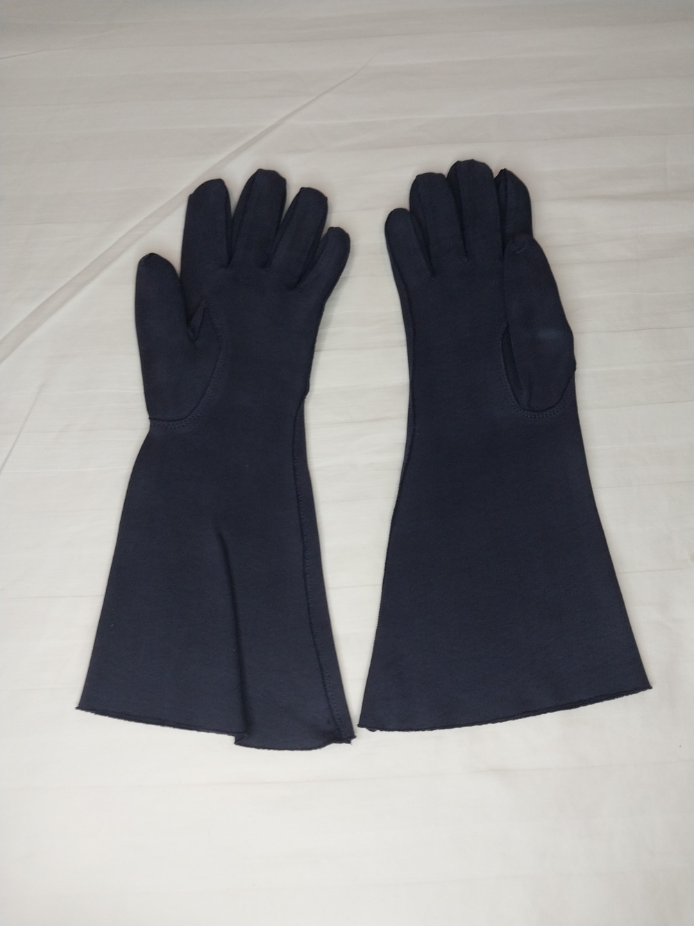 Vintage Navy mid length gloves Size 6.5